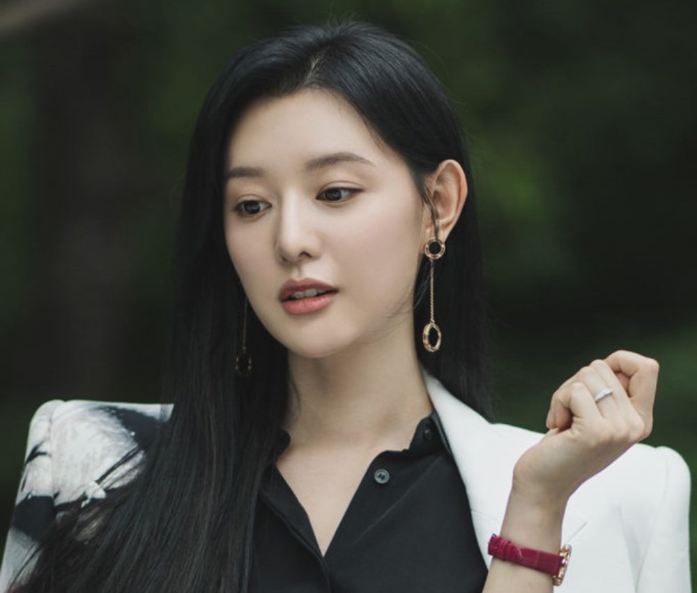 Discover the captivating fashion from Kim Ji-won in Netflix's "Queen of Tears" as we explore its stunning fashion choices.