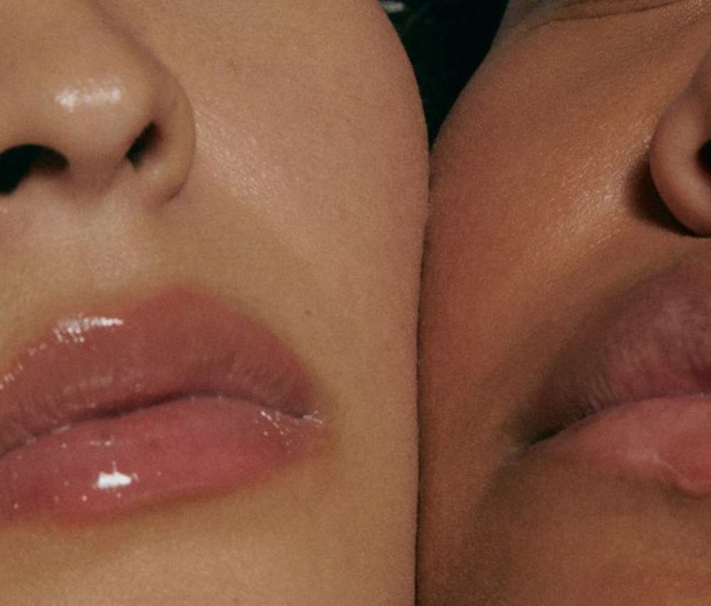 The same holds true for peptide lip treatments, a category of lip products that gained attention. But how peptide lip helps your lips?