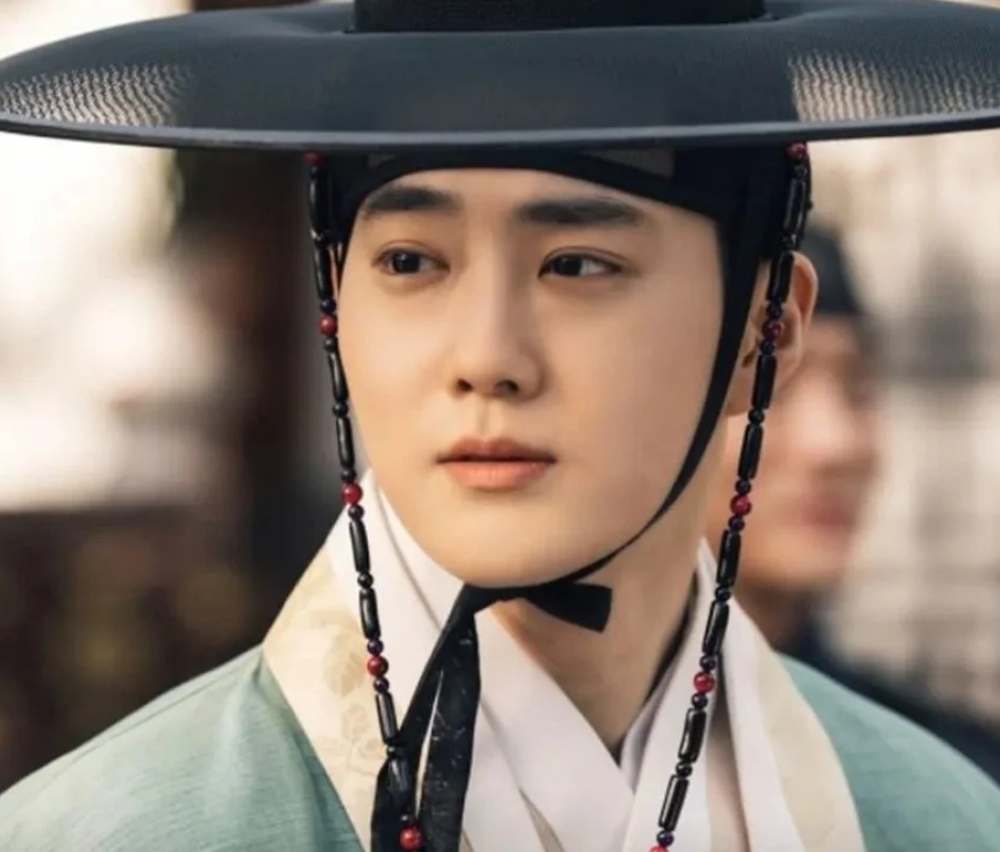 Exo’s Suho, Hong Ye-ji get caught up in familiar palace schemes and royal machinations in Missing Crown Prince