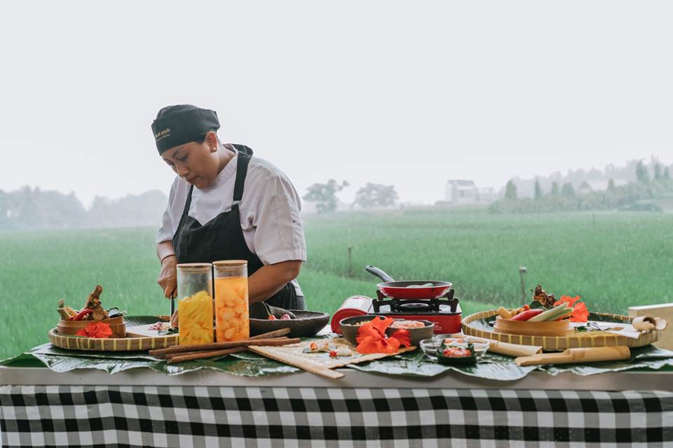 Balinese Kitchen Culture: A foodie workshop exploring Balinese kitchen rituals and beliefs at Tanah Gajah resort.