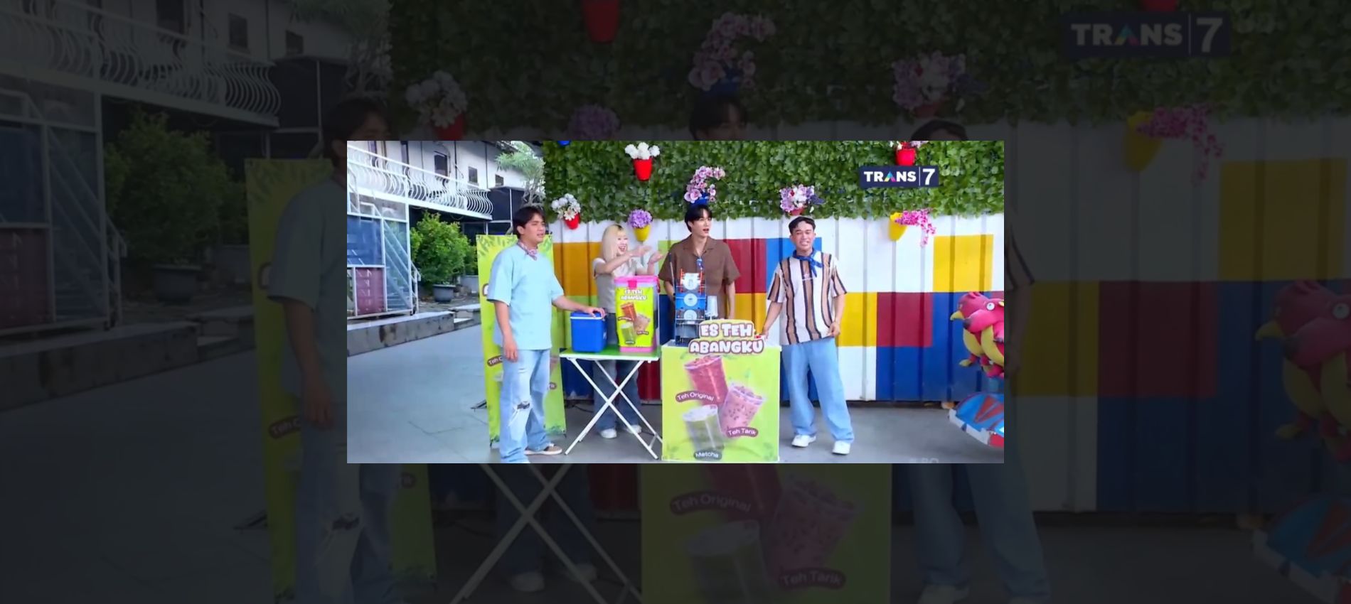 EXO’s Kai brings laughter on TRANS TV by going local, using Indonesian, and sharing fun moments that fans adore.