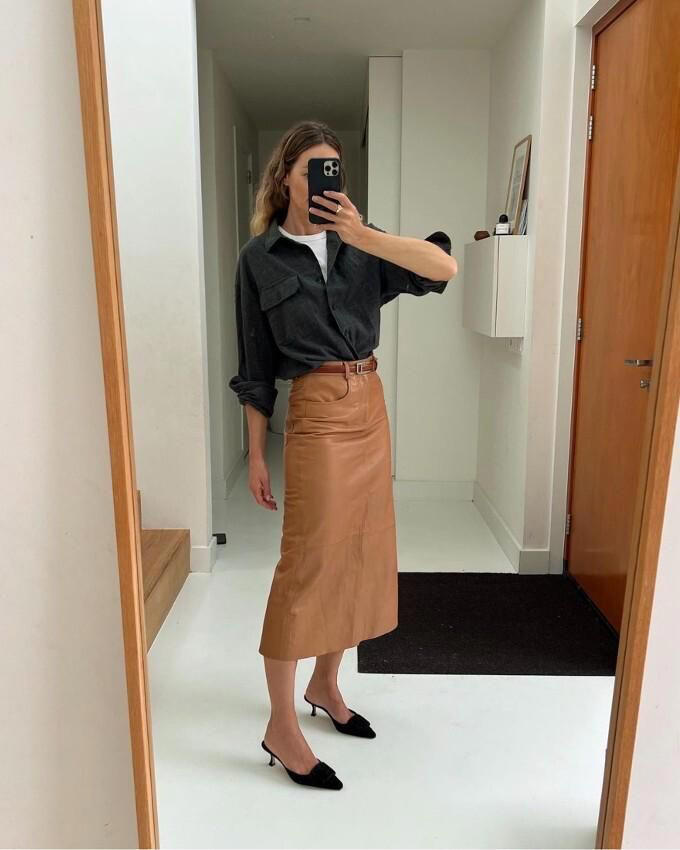What to Wear with a Brown Pencil Skirt: Check Out These 7 Color Combos!
