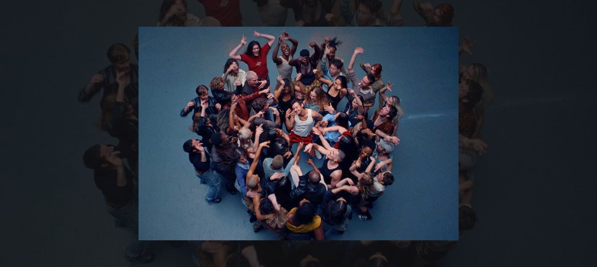 Stop Everything: Harry Styles Just Brought Back the Flash Mob and We’re Obsessed