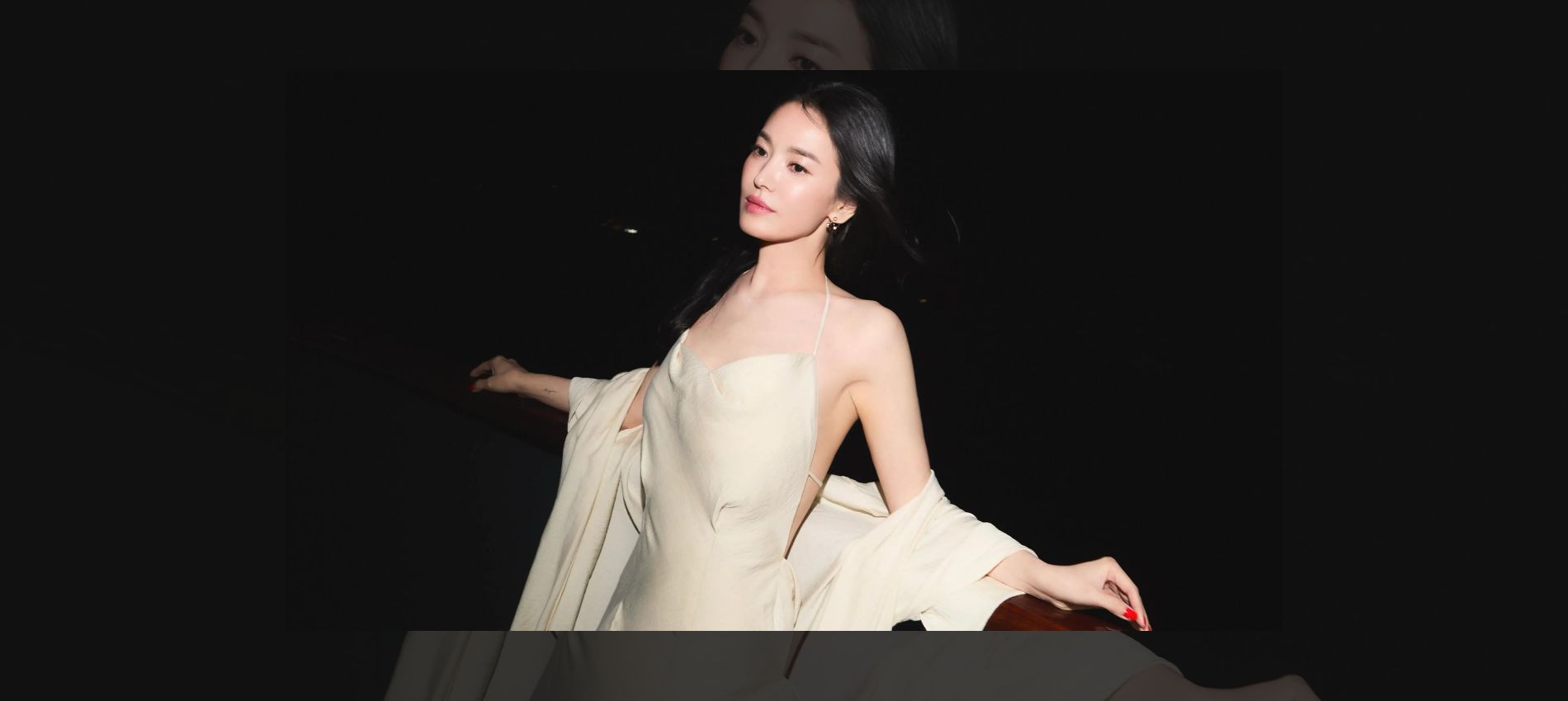 Snatched to Perfection: Song Hye Kyo Reveals Her Genius (and Risky!) 1-Inch Red Carpet Tailoring Trick